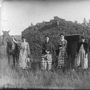 Pioneer Clothes  Girls on Pioneer Women